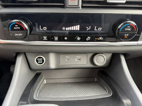 Used 2023 Nissan Rogue SV AWD/4WD image 26