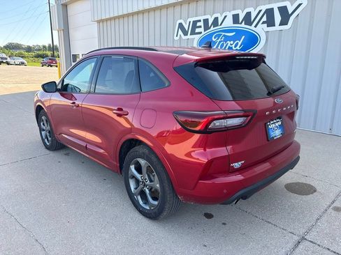 Used 2023 Ford Escape ST-Line w/ Tech Pack #1 AWD/4WD image 4