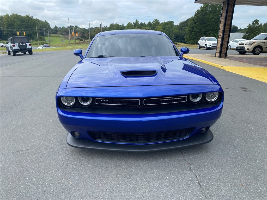 Used 2019 Dodge Challenger GT RWD image 3
