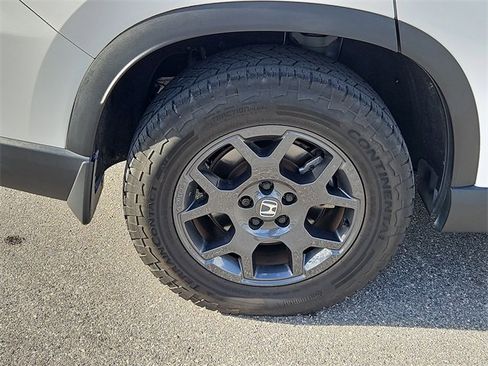 Used 2023 Honda Pilot TrailSport image 5