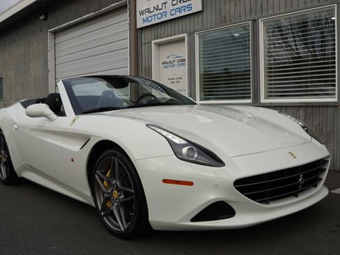 Used 2017 Ferrari California T image 63