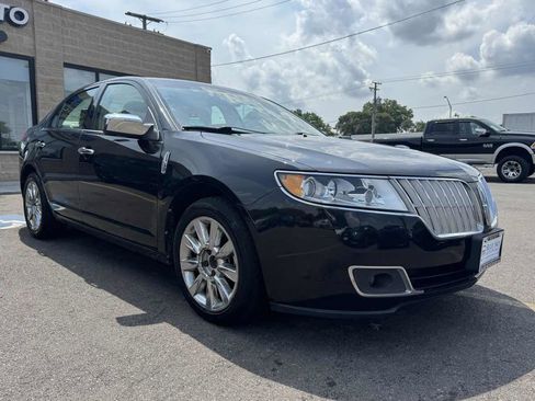 Used 2011 Lincoln MKZ image 3