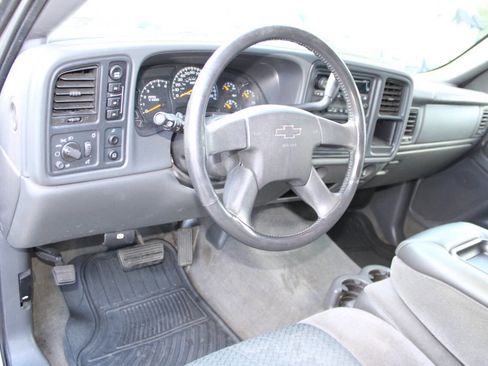 Used 2004 Chevrolet Avalanche 4x4 image 13
