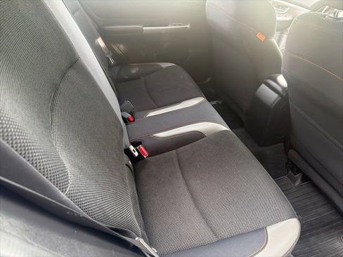 Used 2017 Subaru Crosstrek 2.0i Premium image 11