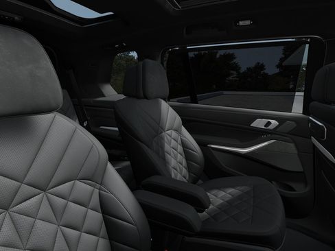 New 2026 BMW X7 xDrive40i w/ M Sport Package AWD/4WD image 10