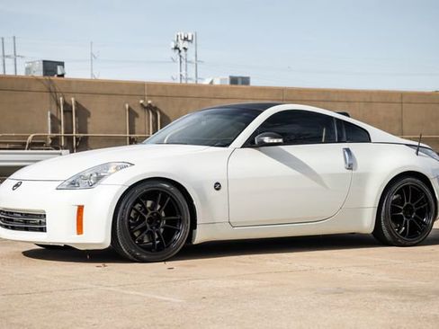 Used 2006 Nissan 350Z Coupe w/ (N93) Cargo Convenience Pkg image 45