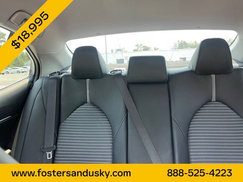 Used 2018 Toyota Camry SE FWD image 12