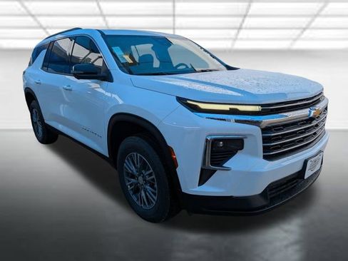New 2026 Chevrolet Traverse LT w/ Driver Confidence Package FWD image 1