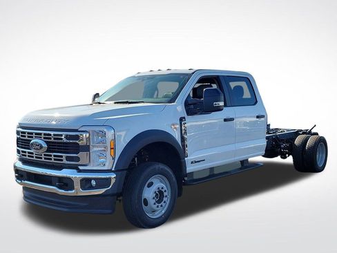New 2026 Ford F550 4x4 Crew Cab image 4