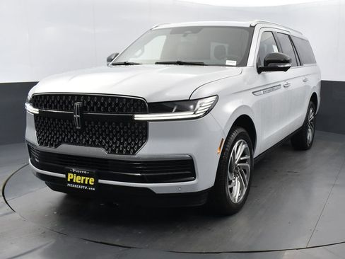 New 2026 Lincoln Navigator L Reserve image 1