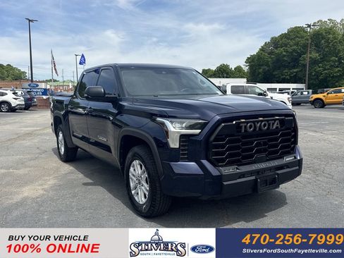 Used 2022 Toyota Tundra SR5 w/ Convenience Package image 1
