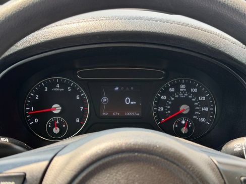 Used 2017 Kia Sorento AWD image 9