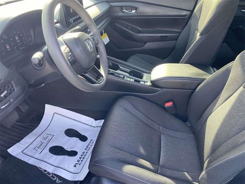 Used 2023 Honda Accord EX image 17