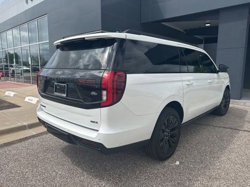 Used 2025 Ford Expedition Max Platinum w/ Stealth Appearance Package image 6