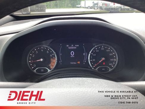 Used 2018 Jeep Renegade Latitude AWD/4WD image 17