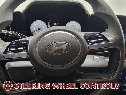 Used 2024 Hyundai Elantra SEL FWD image 19