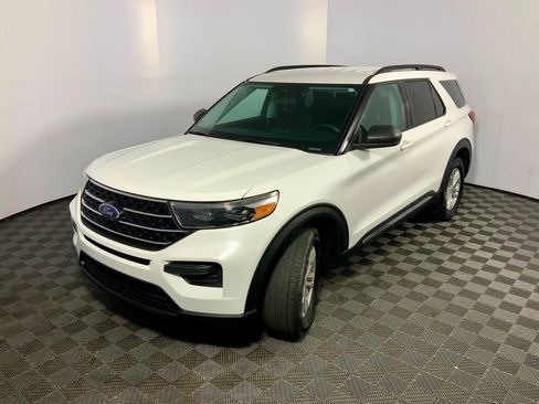 Used 2021 Ford Explorer XLT w/ Class III Trailer Tow Package AWD/4WD image 11
