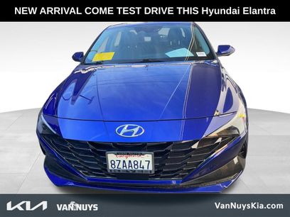 Used 2022 Hyundai Elantra Limited w/ Preferred Accessory Package
