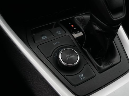 Certified 2024 Toyota RAV4 LE image 28