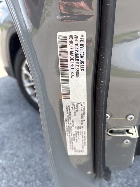 Used 2020 Jeep Cherokee Latitude Plus AWD/4WD image 22
