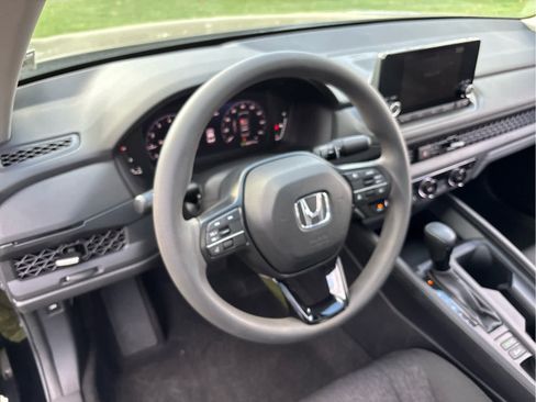 Certified 2023 Honda Accord EX image 10