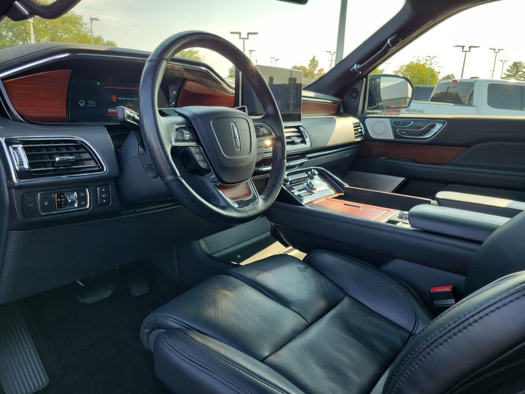 Certified 2022 Lincoln Navigator L Reserve AWD/4WD image 21