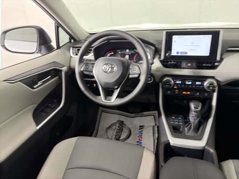 Used 2025 Toyota RAV4 XLE Premium image 37