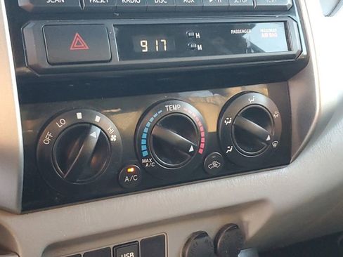 Used 2012 Toyota Tacoma 4x4 Access Cab image 19