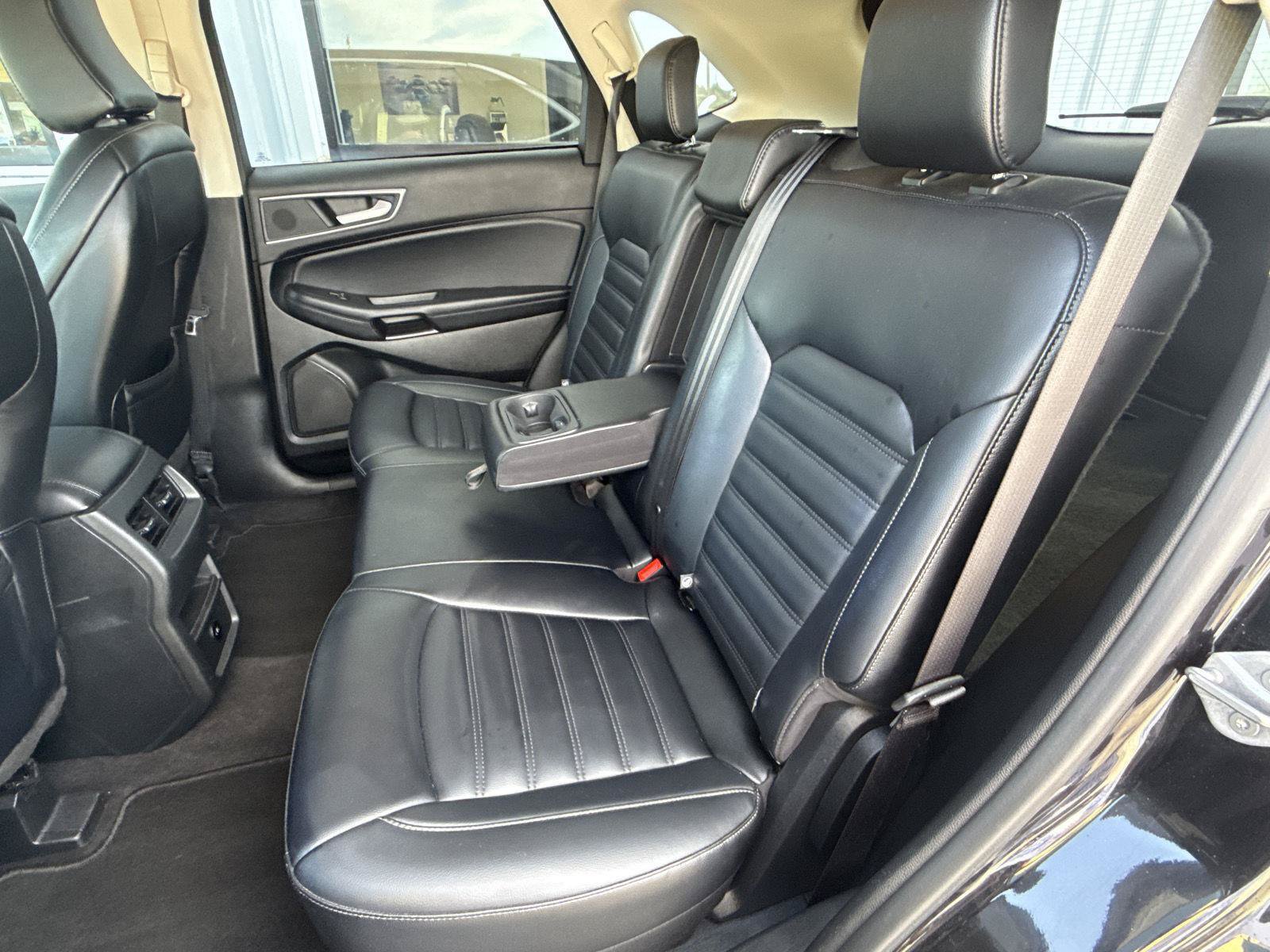 Used 2024 Ford Edge SEL AWD/4WD image 11