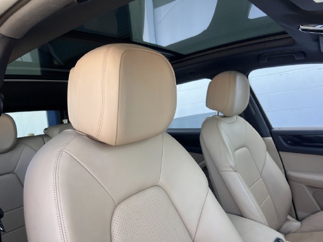 Used 2019 Porsche Cayenne AWD/4WD image 33