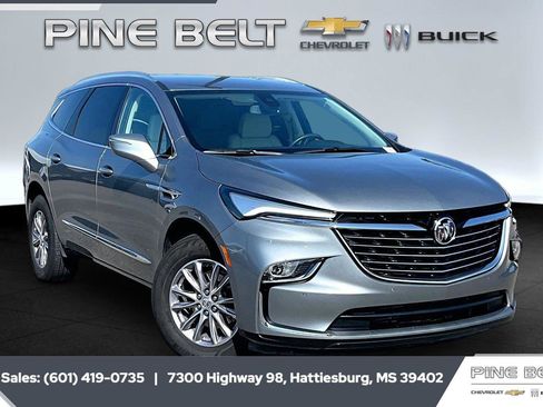Used 2024 Buick Enclave Essence FWD image 1