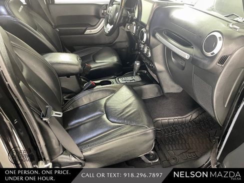 Used 2017 Jeep Wrangler Unlimited Rubicon image 41