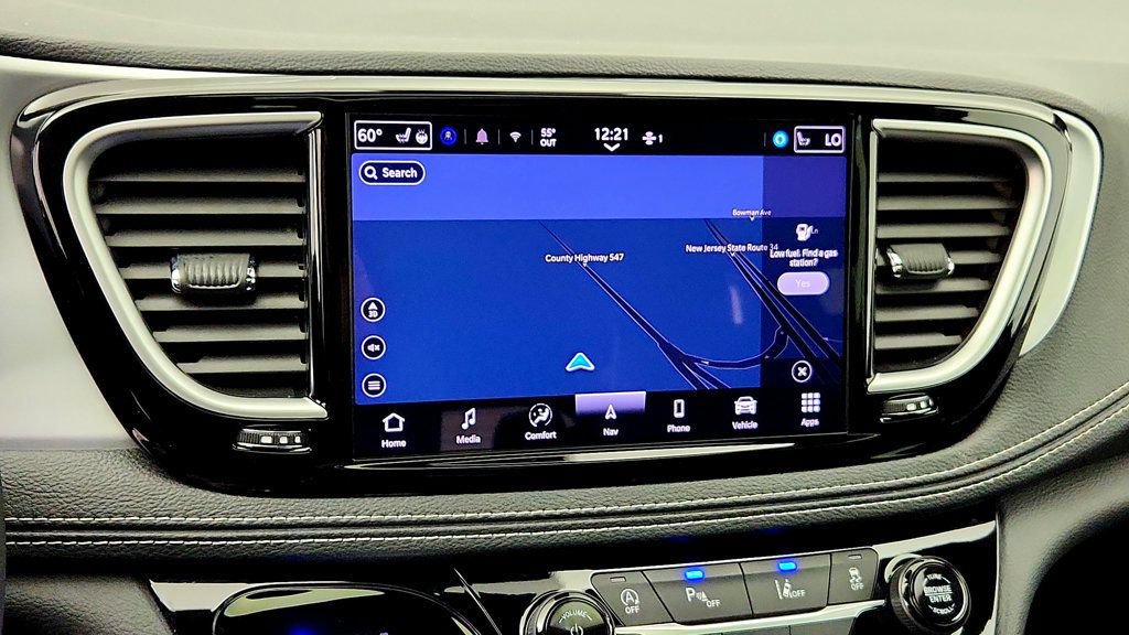 Used 2025 Chrysler Pacifica Limited FWD image 22