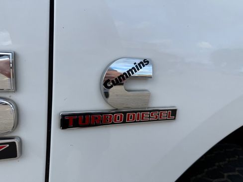 Used 2018 RAM 2500 SLT image 9