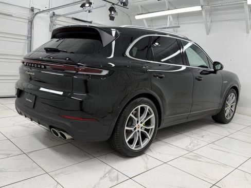 Certified 2026 Porsche Cayenne S AWD/4WD image 11