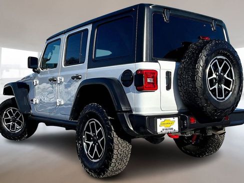 Used 2025 Jeep Wrangler Unlimited Rubicon AWD/4WD image 4