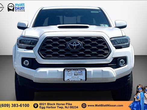 Used 2021 Toyota Tacoma TRD Sport AWD/4WD image 2
