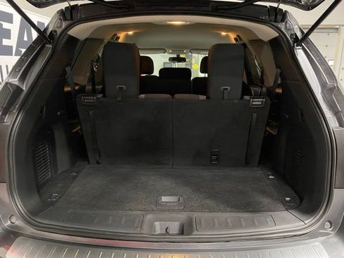 Certified 2018 Nissan Pathfinder SV image 26