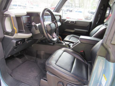 Used 2023 Ford Bronco Badlands image 13