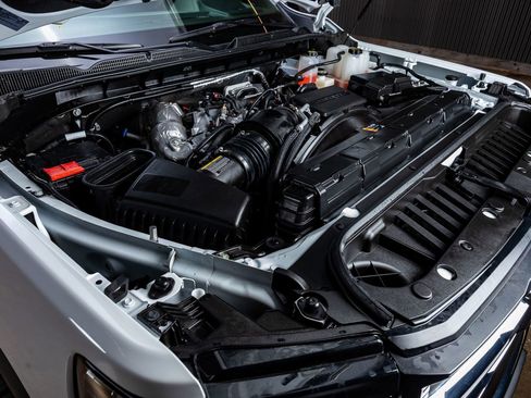 Used 2025 GMC Sierra 2500 SLT image 41