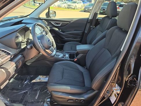 Used 2023 Subaru Forester Premium image 9