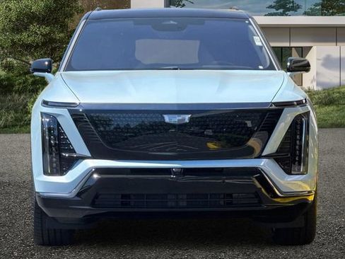 New 2026 Cadillac Vistiq Sport w/ LPO, Floor Liner Package image 9