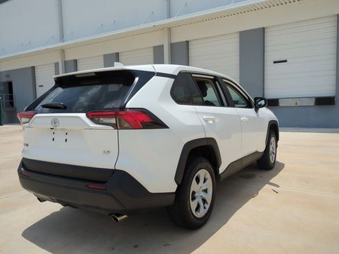 Certified 2024 Toyota RAV4 LE FWD image 5