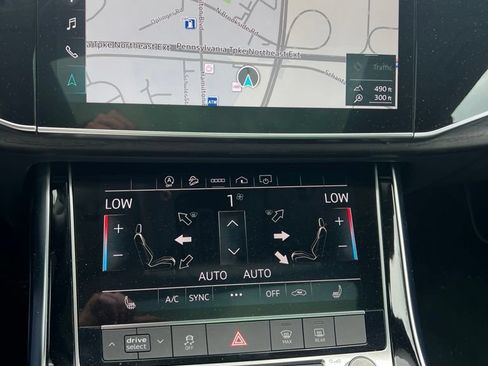 Used 2022 Audi Q8 Premium AWD/4WD image 12