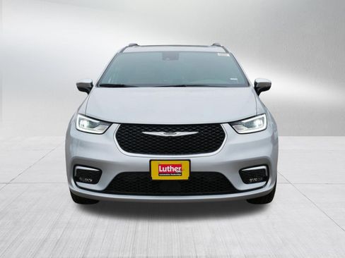 New 2026 Chrysler Pacifica Pinnacle image 2