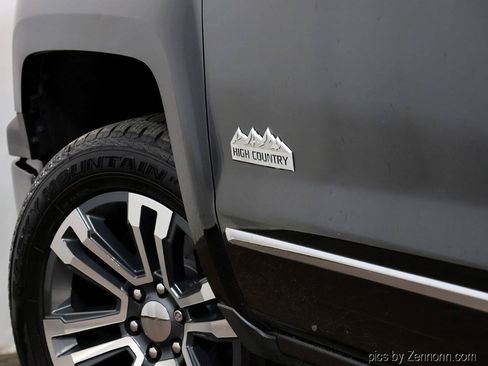 Used 2015 Chevrolet Silverado 1500 High Country w/ High Country Premium Package AWD/4WD image 12