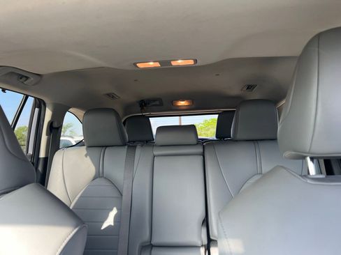 Used 2021 Toyota Highlander XLE image 37