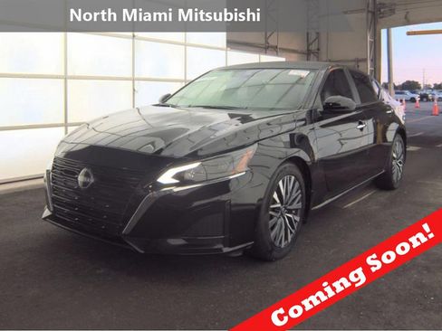 Used 2023 Nissan Altima 2.5 SV FWD image 1