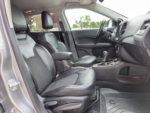 Used 2020 Jeep Compass Trailhawk AWD/4WD image 31