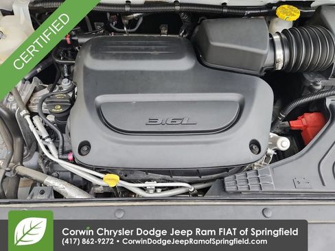 Certified 2025 Chrysler Pacifica Limited FWD image 35